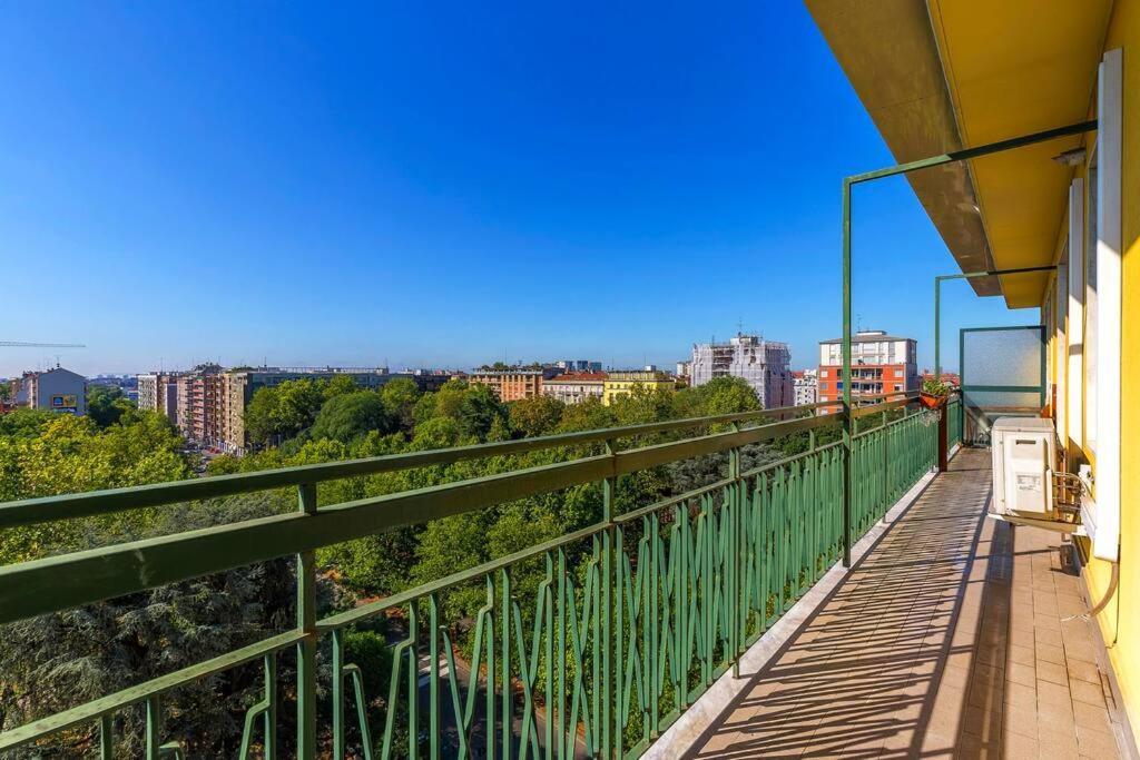 Sunny & Updated Flat With Panoramic City View 50M From M4 Stop Milan Extérieur photo