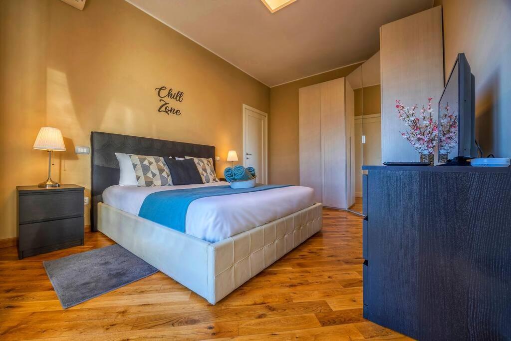Sunny & Updated Flat With Panoramic City View 50M From M4 Stop Milan Extérieur photo