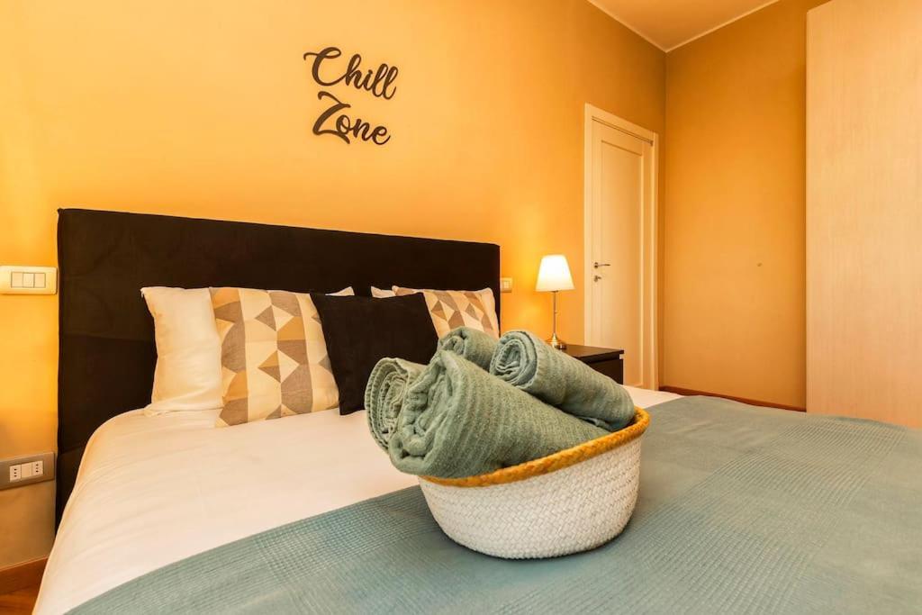 Sunny & Updated Flat With Panoramic City View 50M From M4 Stop Milan Extérieur photo