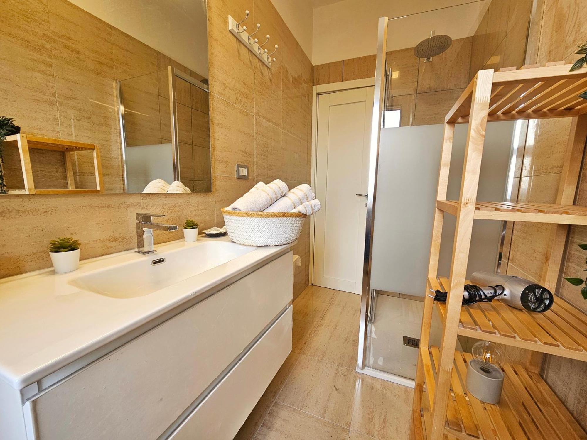 Sunny & Updated Flat With Panoramic City View 50M From M4 Stop Milan Extérieur photo